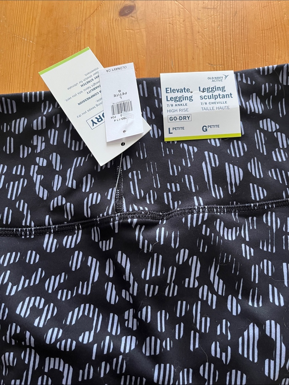 NWT Three Old Navy Black High-Rise Performance Leggings L/P - Picture 2 of 4